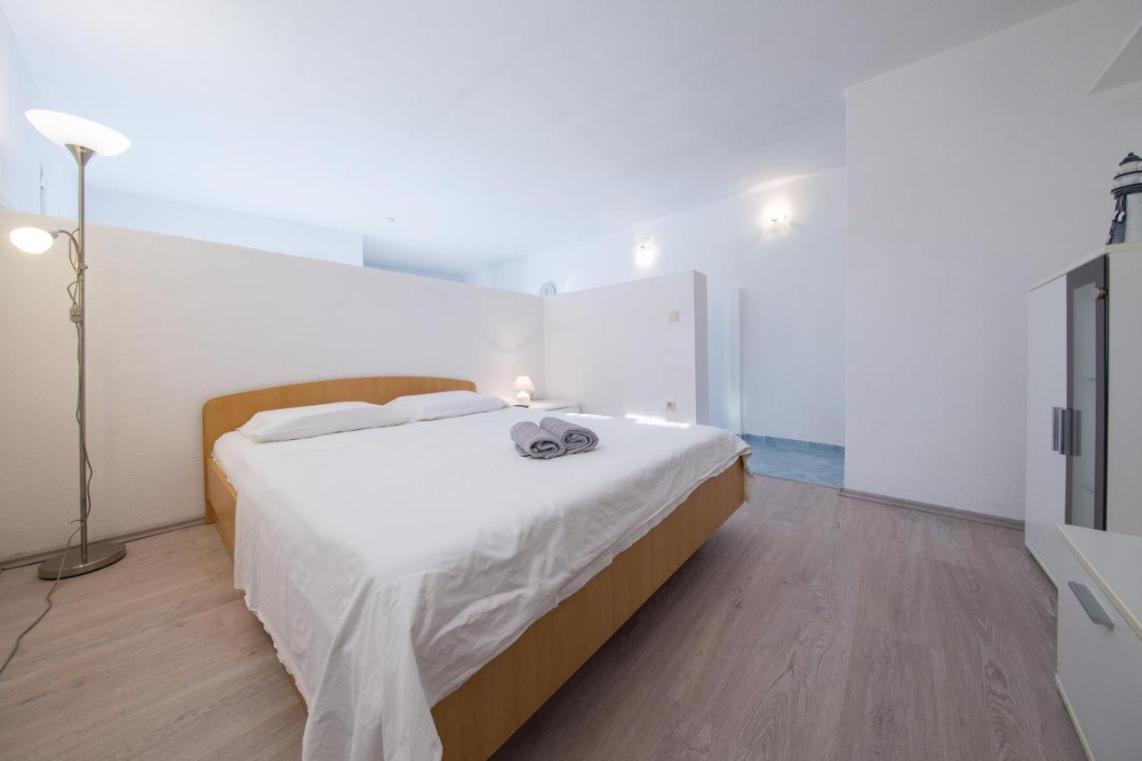 Strma Apartments Vis Exterior photo