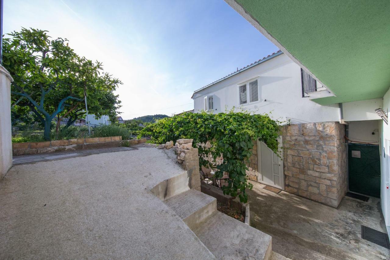 Strma Apartments Vis Exterior photo