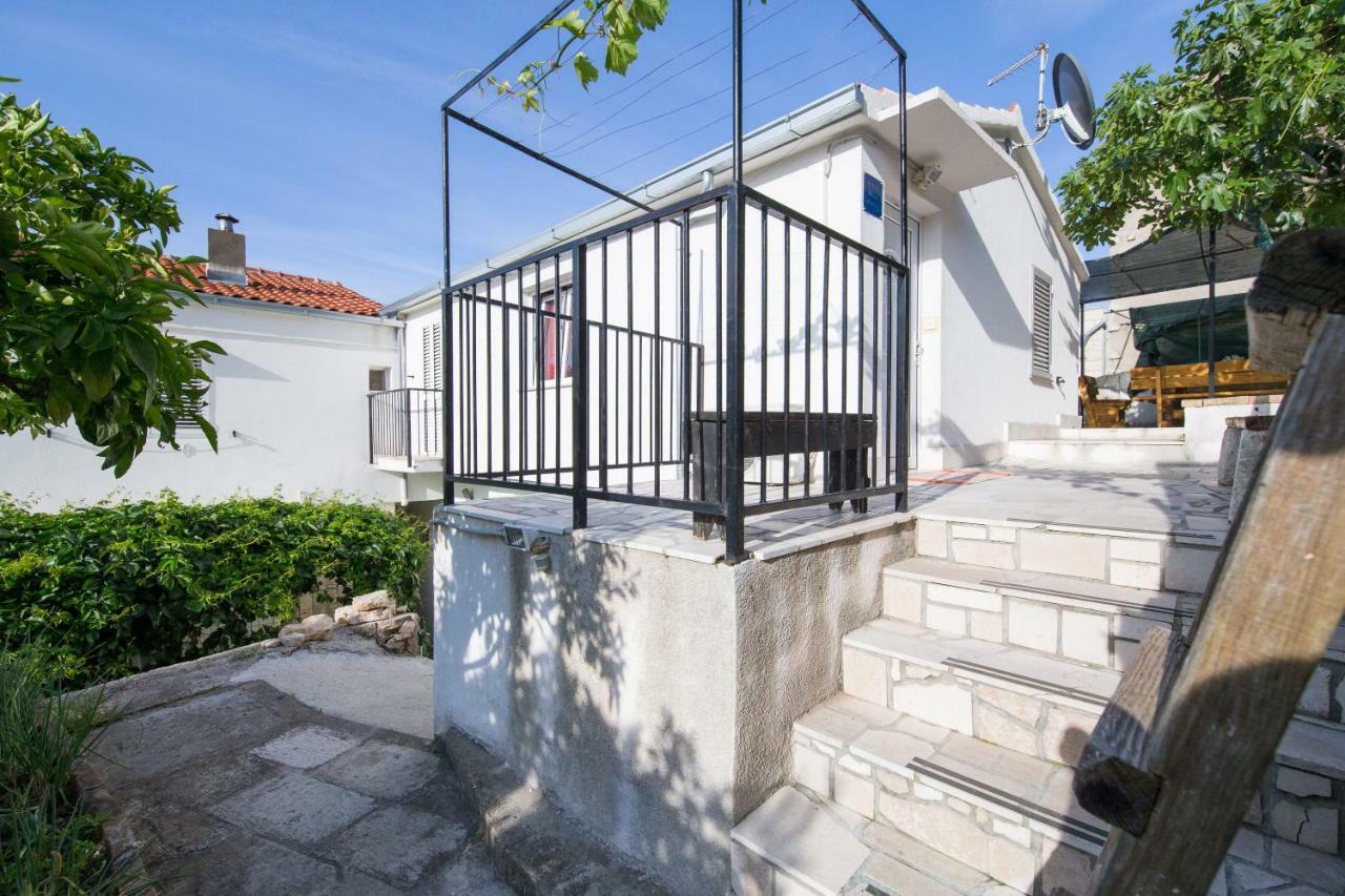 Strma Apartments Vis Exterior photo